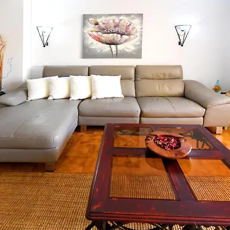 Excelent Location 5 Min To The Apartament